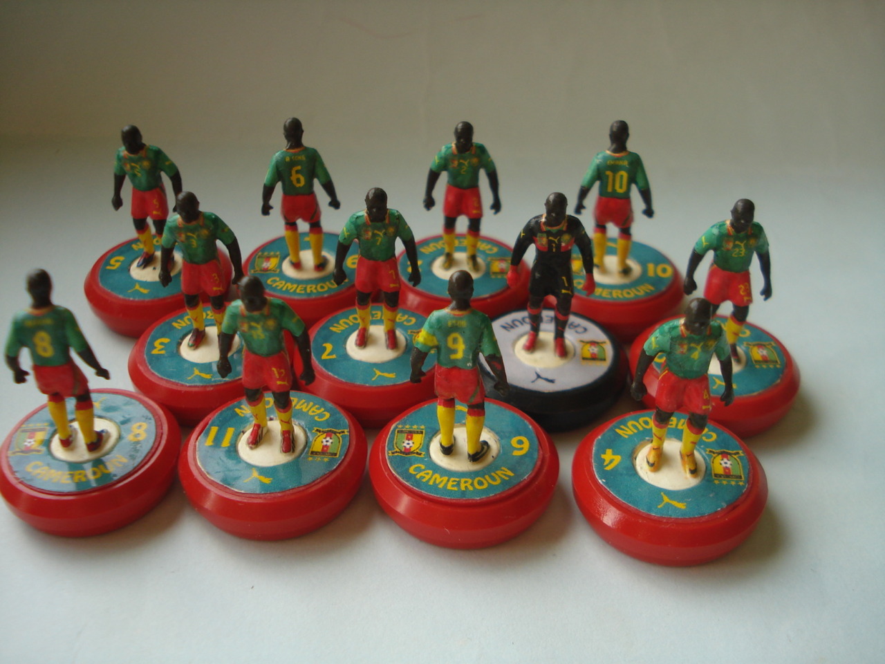 Equipo Profesional Bases Q.E. Camerún 2002 - Imagen 2